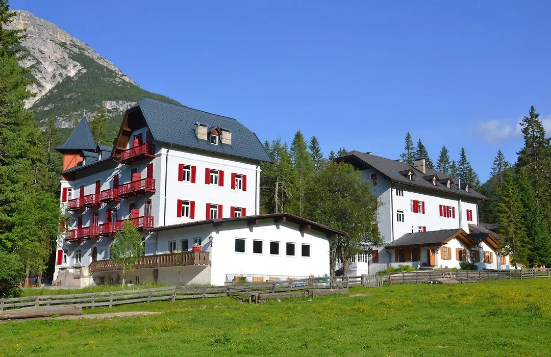 Hotel Croda Rossa-1