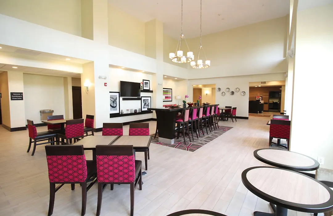Hampton Inn And Suites Sandusky/Milan-1