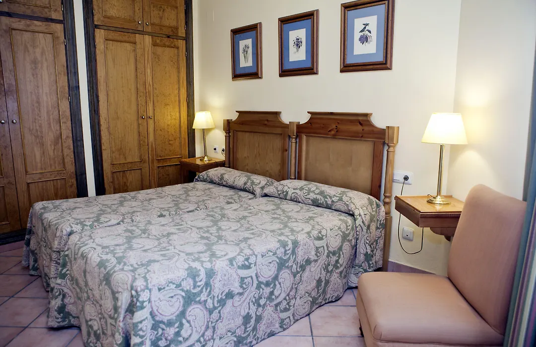 Hotel Apartamentos Trevenque-1