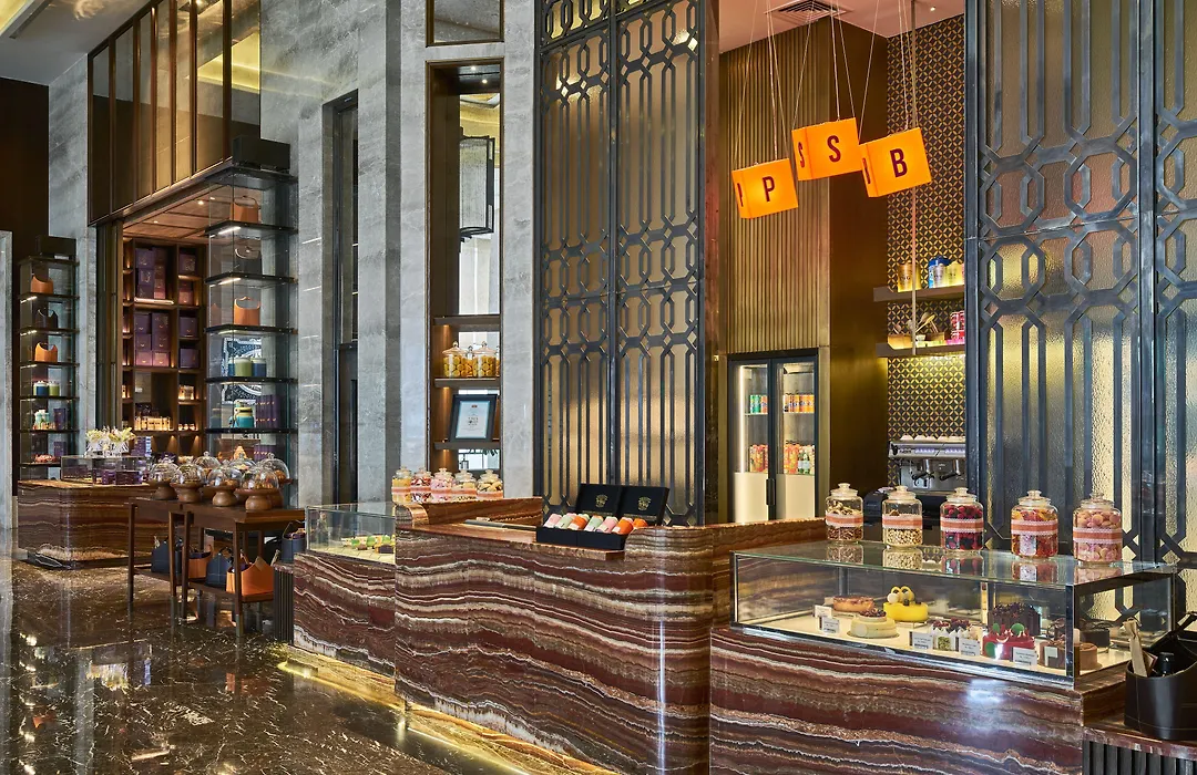 Conrad Pune-1