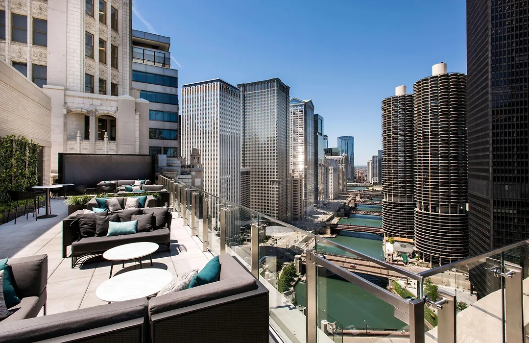 Londonhouse Chicago, Curio Collection By Hilton-1