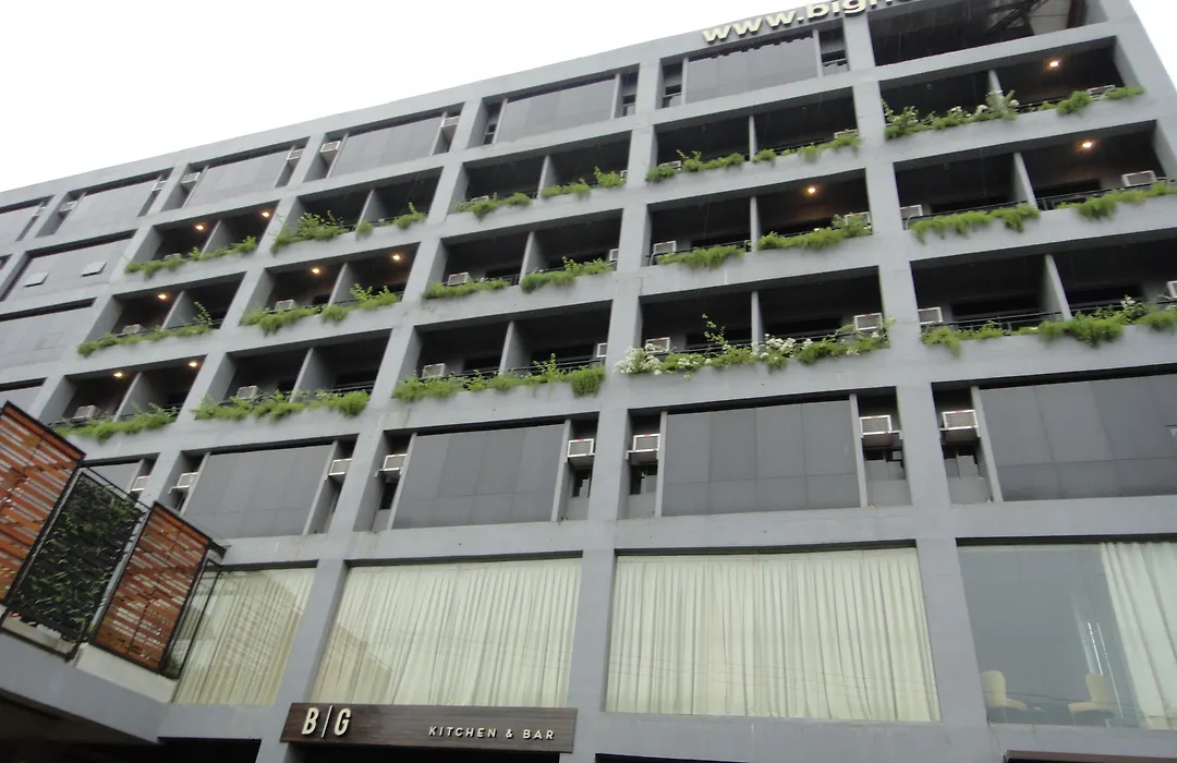 Big Hotel-1