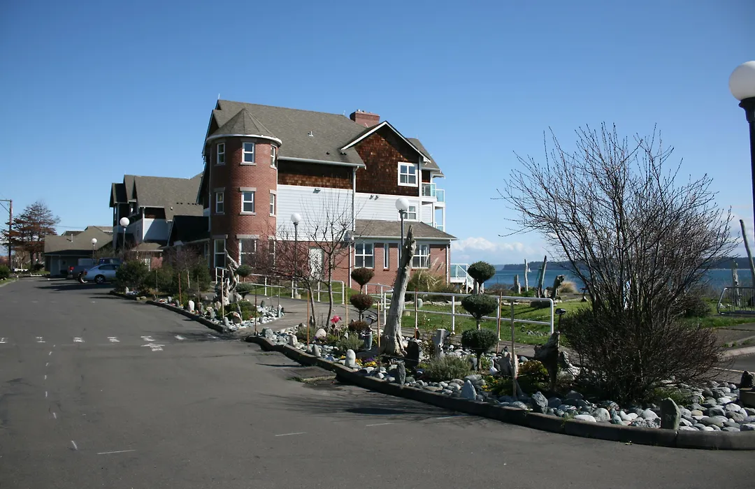 Tides Inn & Suites-1