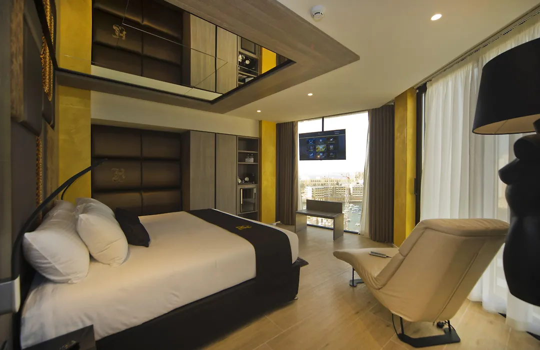 Hugo'S Boutique Hotel - Adults Only-1