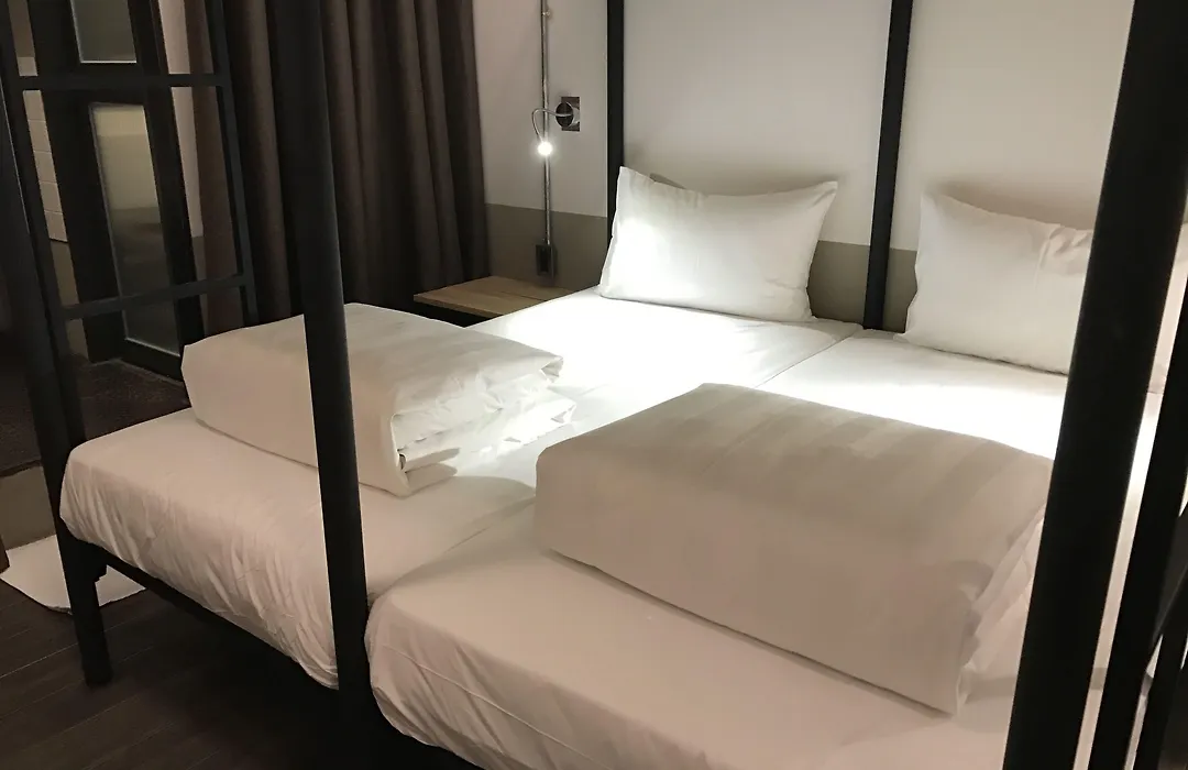 Hotel Papa Whale-1