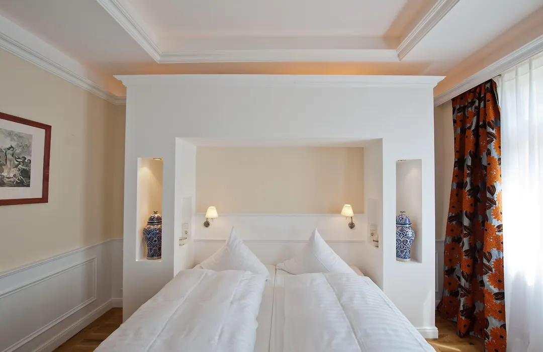 Hotel Weinberg-Schlößchen-1