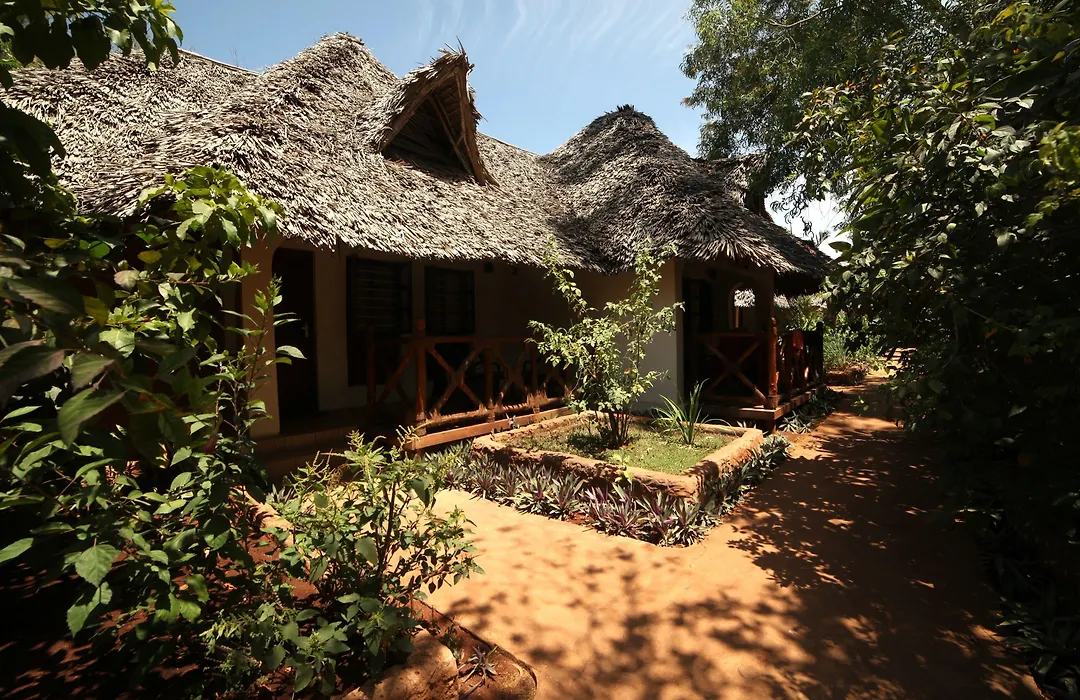 Langi Langi Beach Bungalows-1