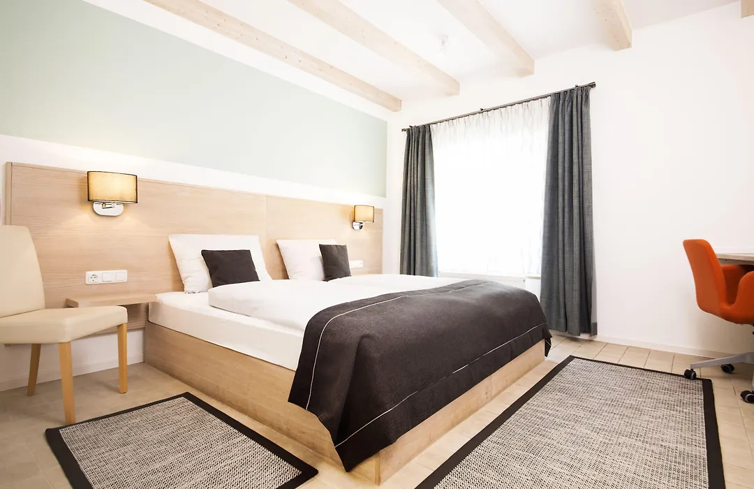 Altes Eishaus, Hotel&Restaurant-1