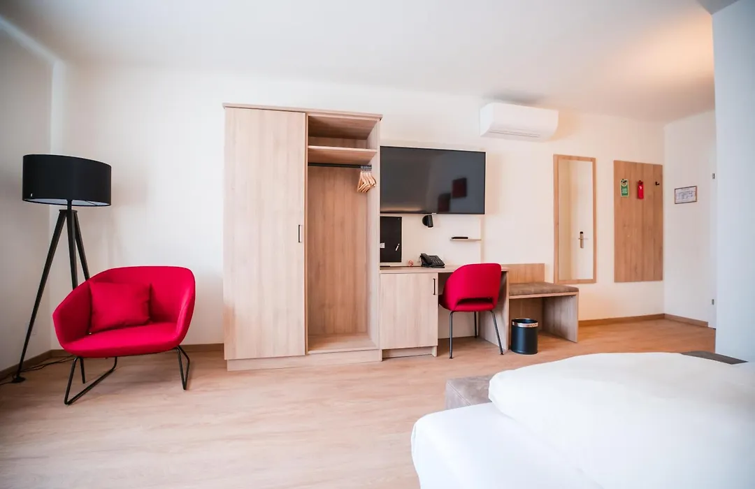 Hotel Rosenvilla-1