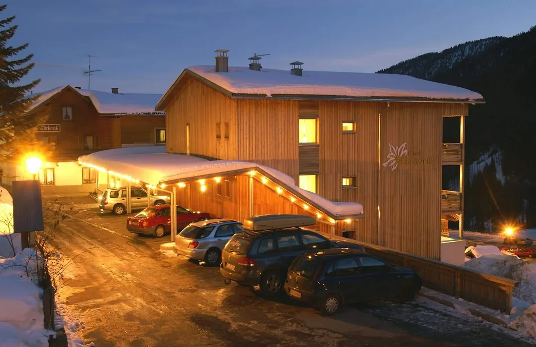 Hotel Edelweiss-1