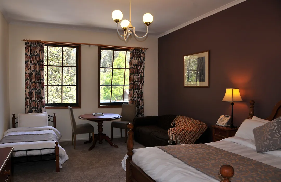 Black Spur Inn-1