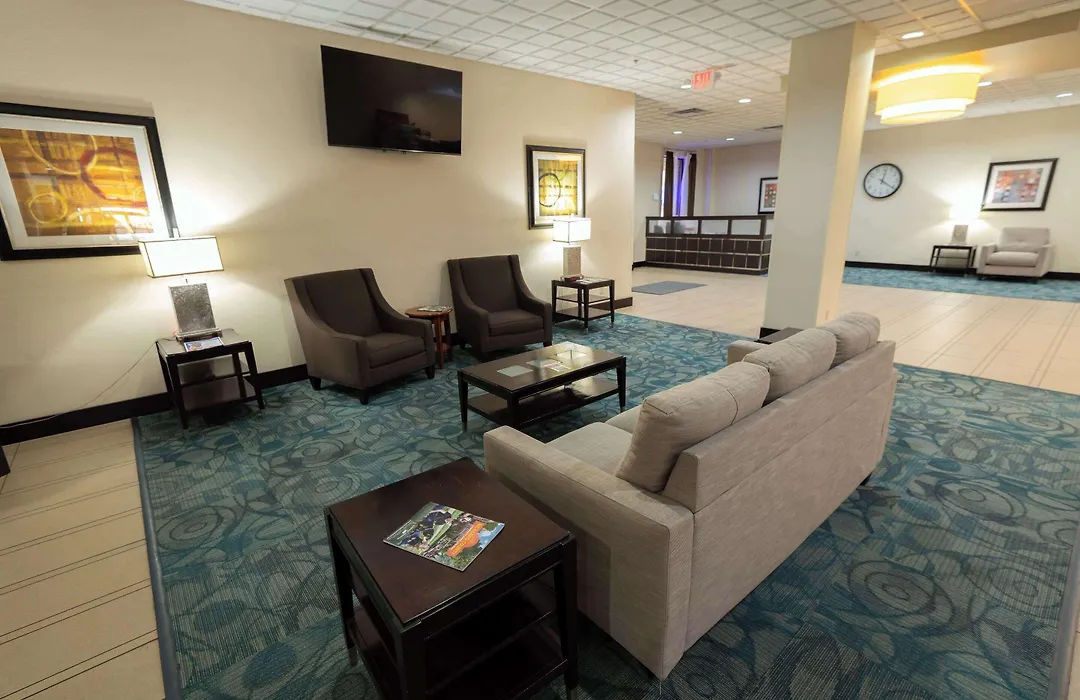 Quality Inn & Suites Downtown Mansfield-1