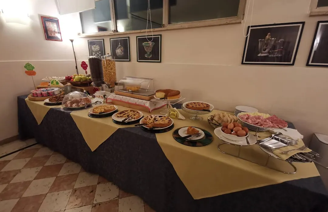 Deco Hotel-1