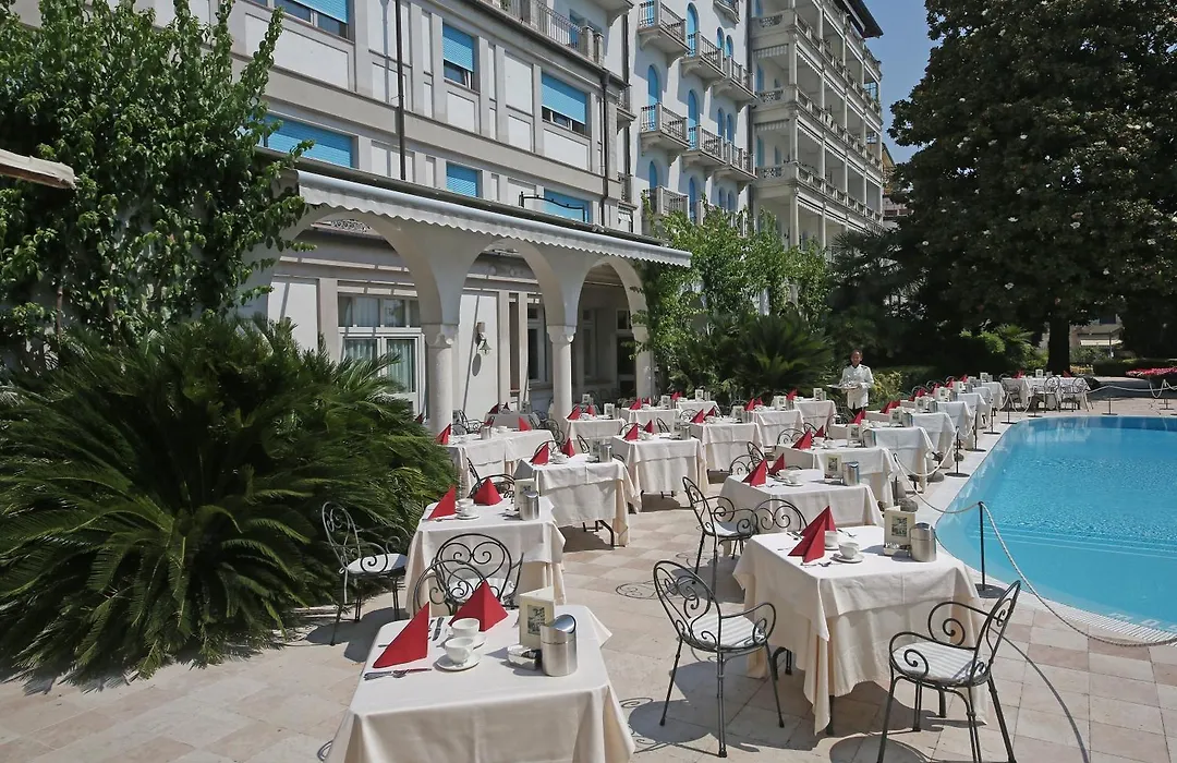 Hotel Savoy Palace-1