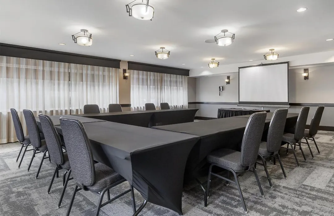 Best Western Plus Chocolate Lake Hotel - Halifax-1