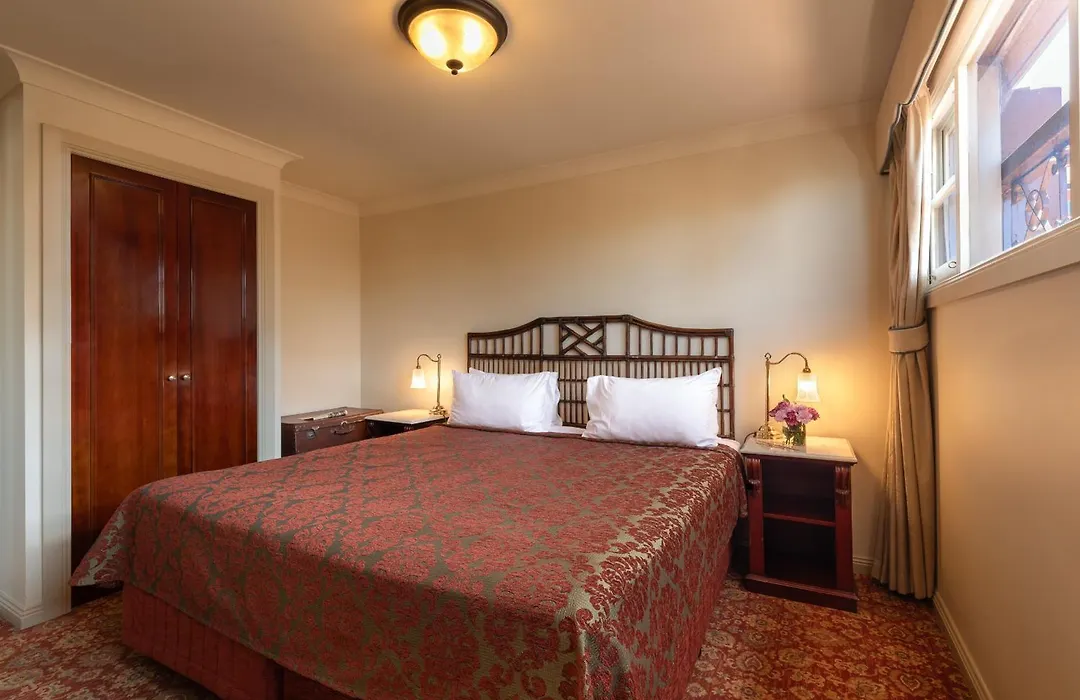 Hadley'S Orient Hotel-1