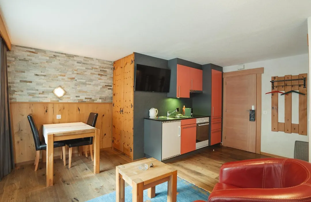 Hotel Matterhornblick-1