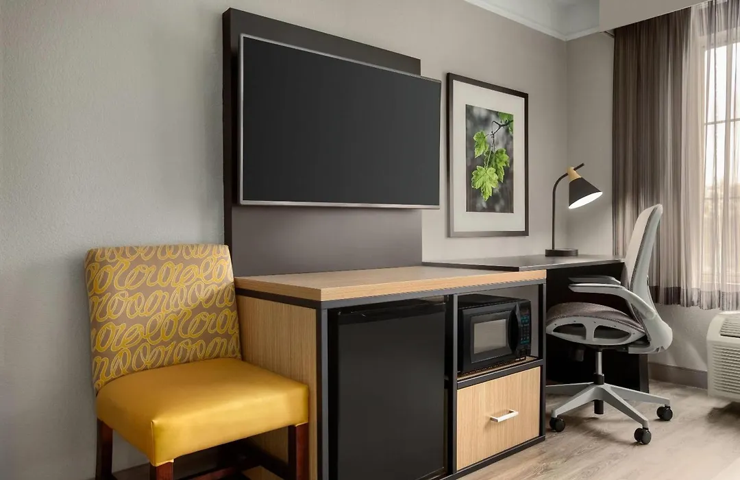 La Quinta By Wyndham Dallas Arlington South-1