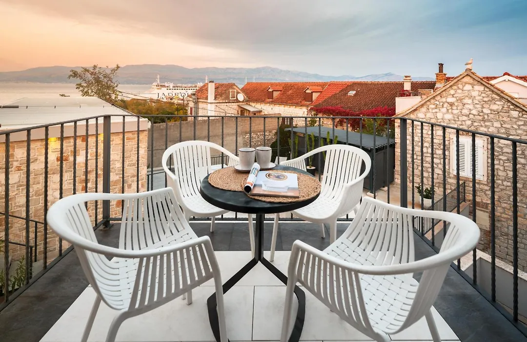 Hotel Osam - Adults Only-1