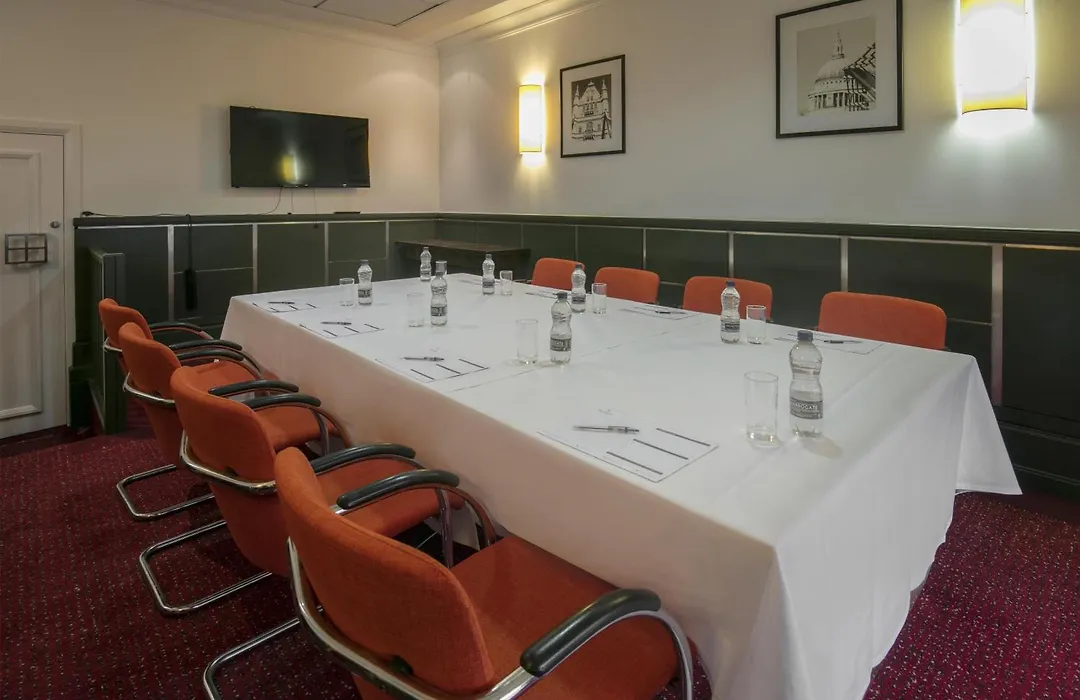 The Crown London Hotel, Cricklewood North West London, Worldhotels Distinctive-1