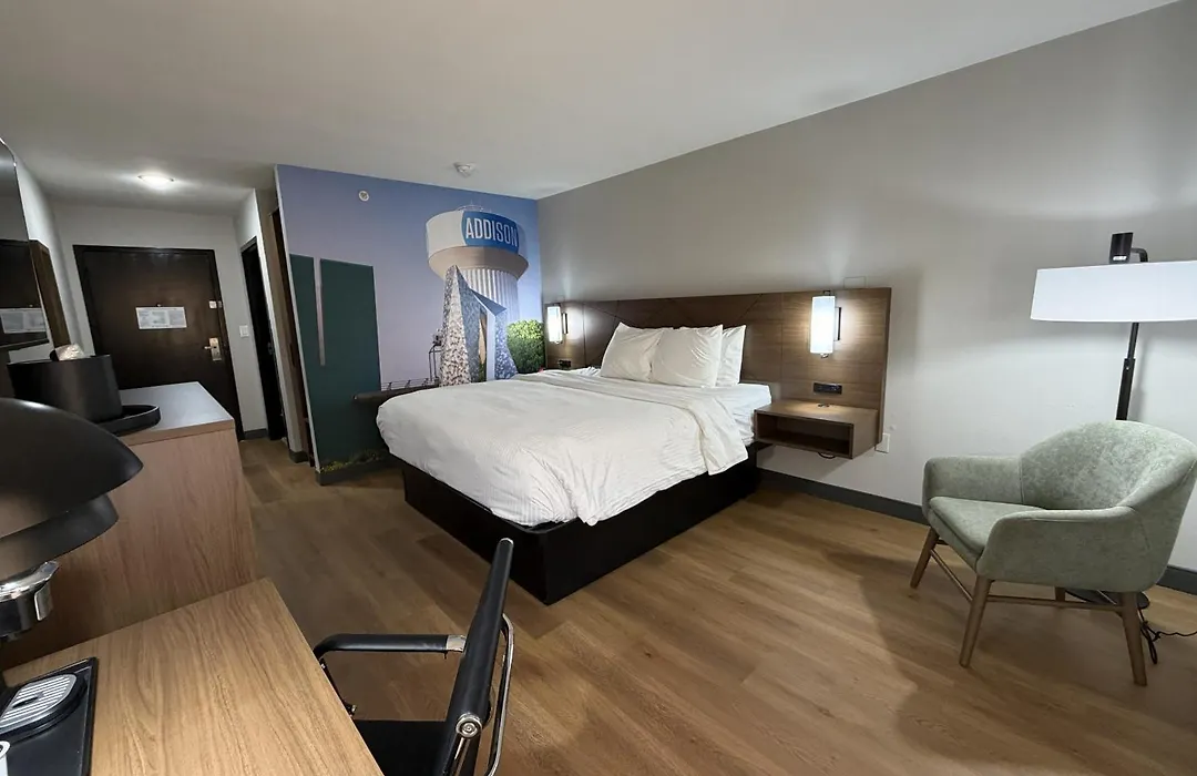 Clarion Pointe Addison - Dallas North-1