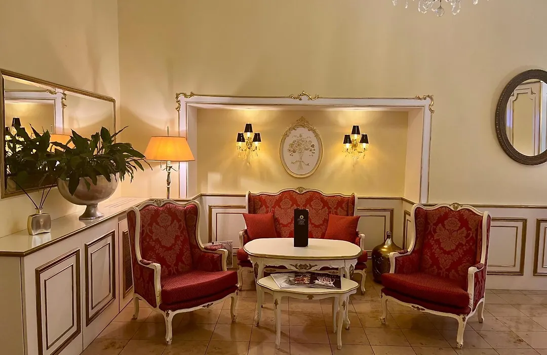Schlosshotel Roemischer Kaiser-1