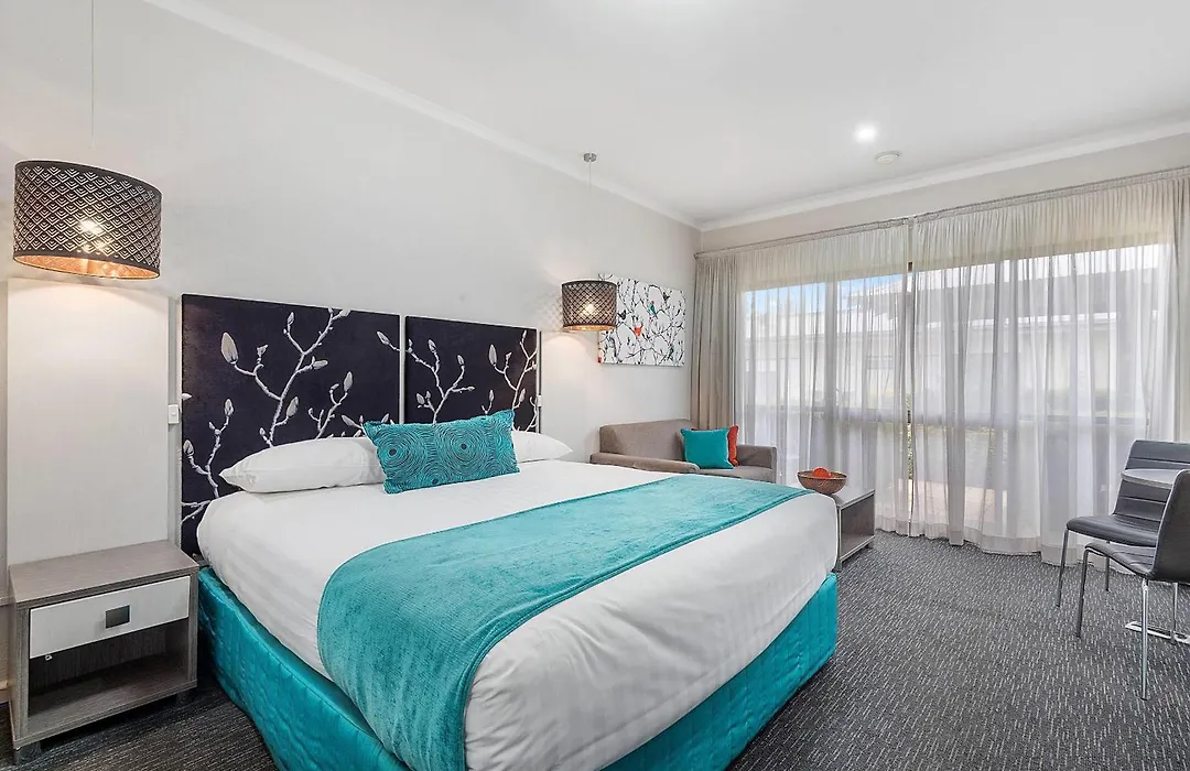 Comfort Inn Deakin Palms-1