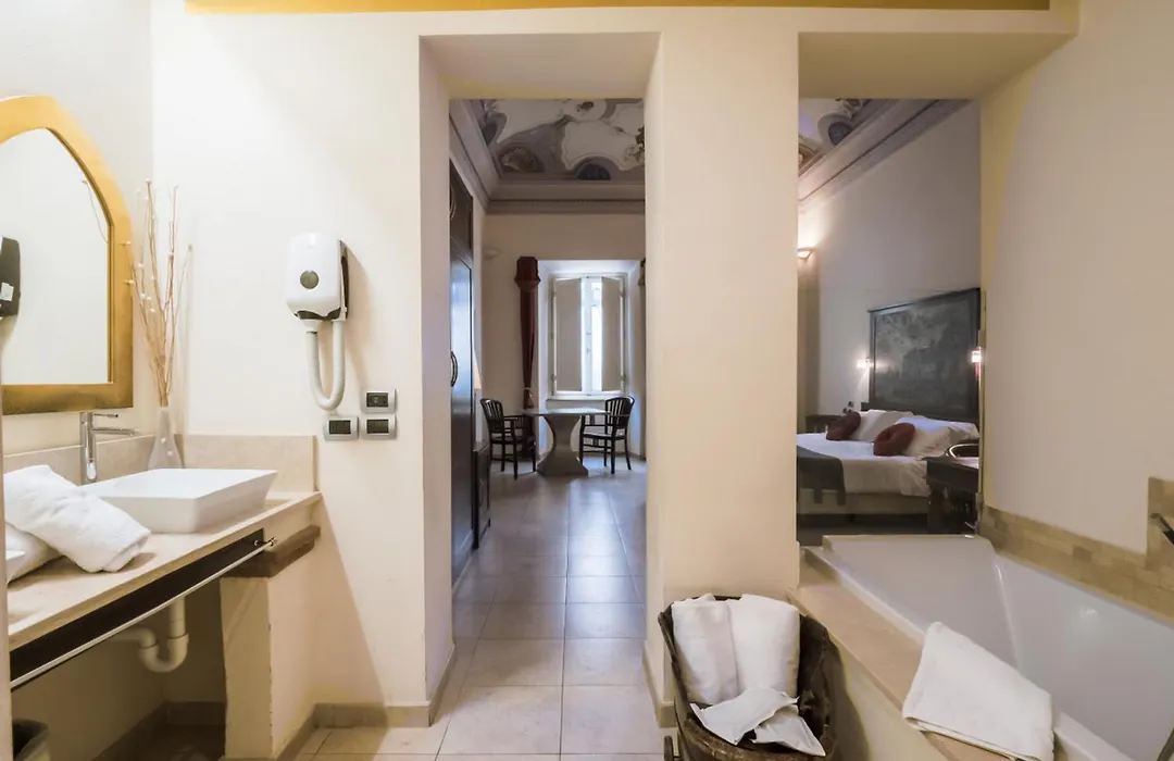 Vogue Hotel Arezzo-1