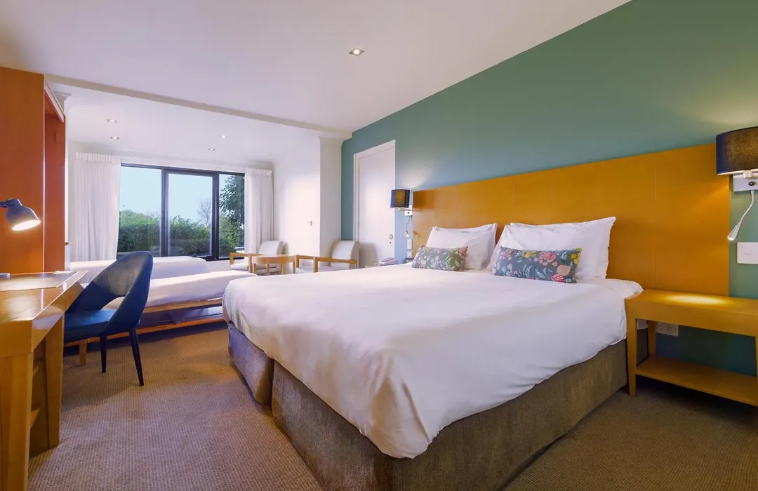 Nightelier Devonport Gateway Hotel-1