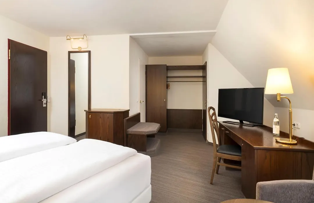 Elaya Hotel Noerdlingen, Trademark By Wyndham-1