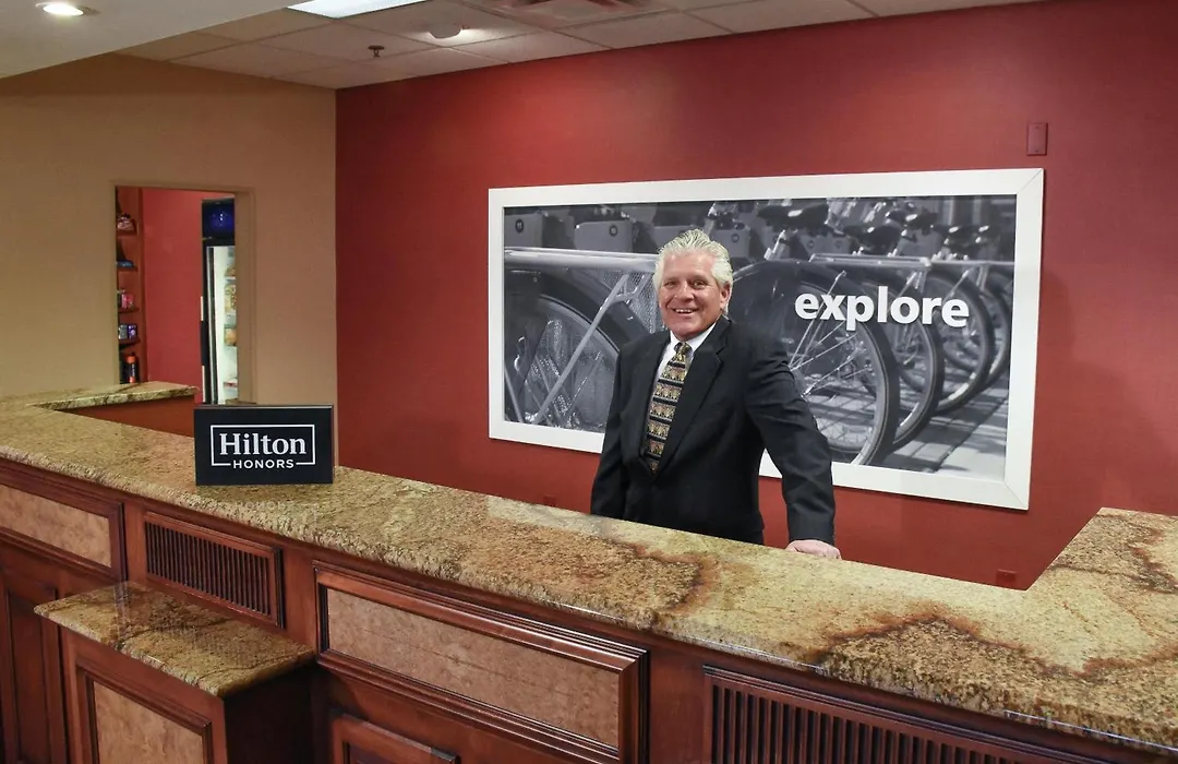 Hampton Inn & Suites Youngstown-Canfield-1