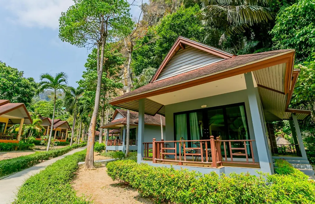 Tonsai Bay Resort-1