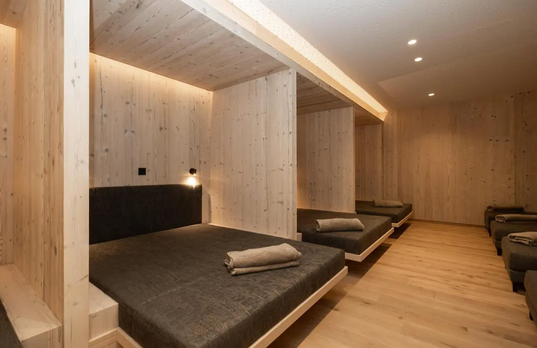 Hotel Kristall-1