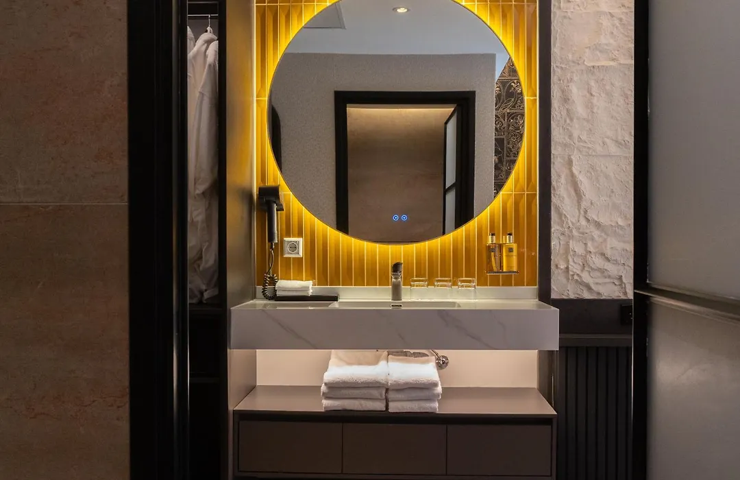 Hotel Sebastians-1