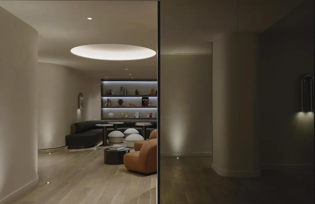 Vogue Hotel Montreal Downtown, Curio Collection By Hilton-1