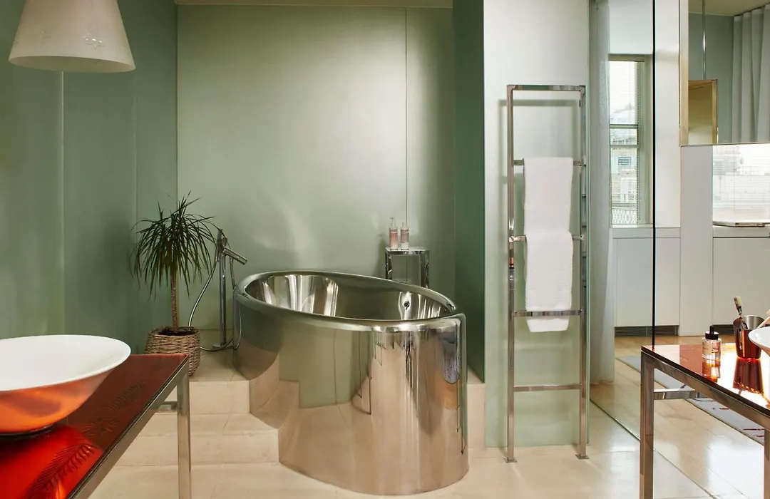 Sanderson London-1