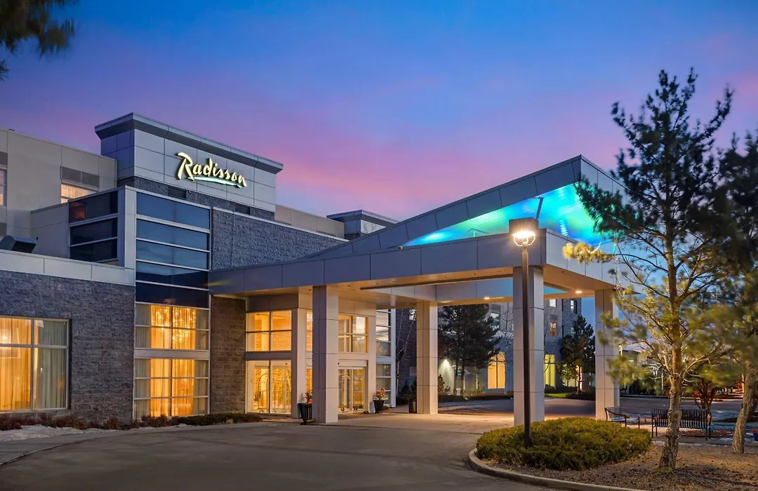 Radisson Hotel & Conference Centre Calgary Airport-1