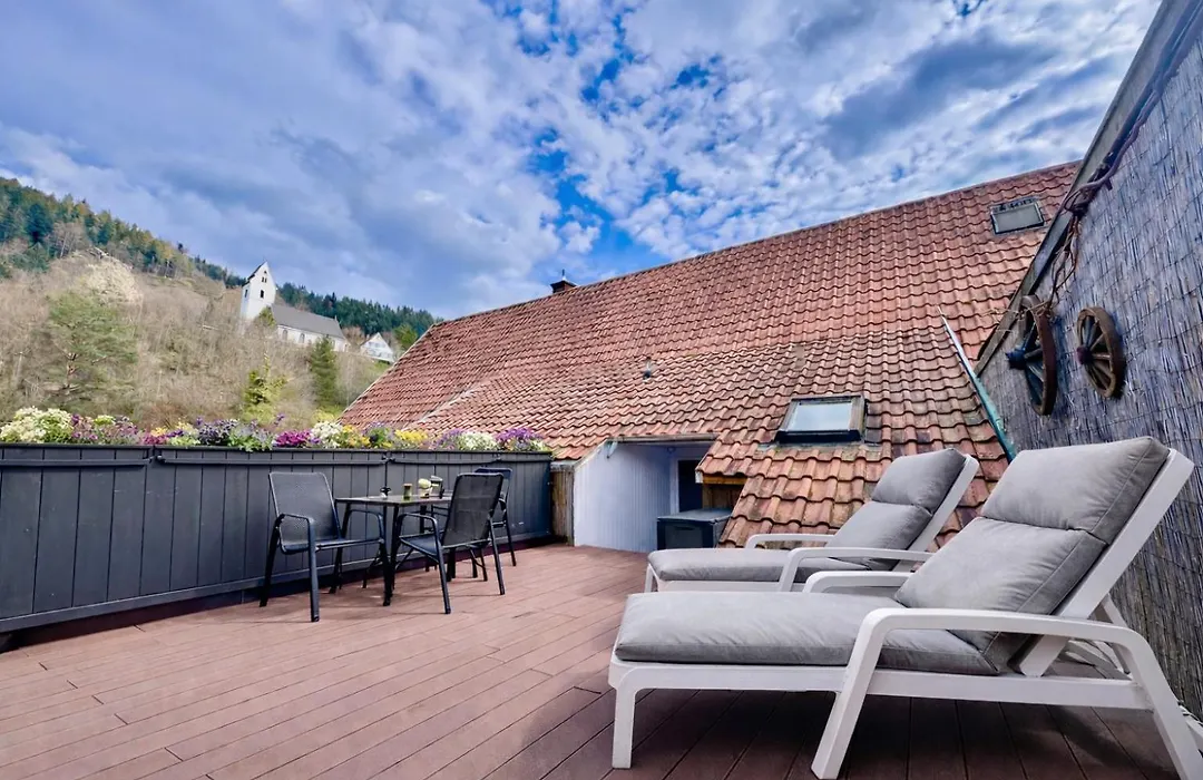 Das Waldhaus-1