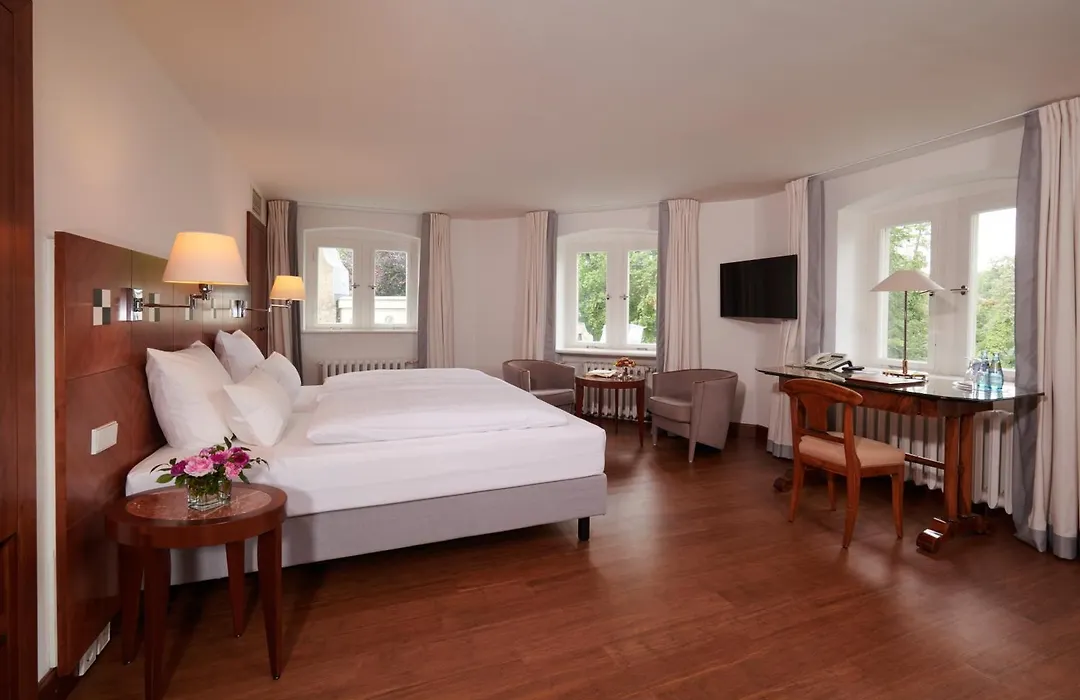 Hotel Schloss Eckberg-1