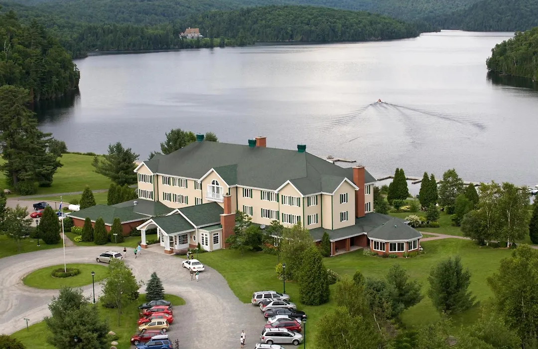 Auberge Du Lac-A-L'Eau-Claire-1