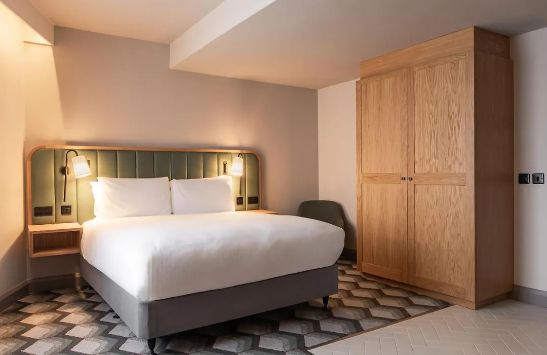 City Hotel-1
