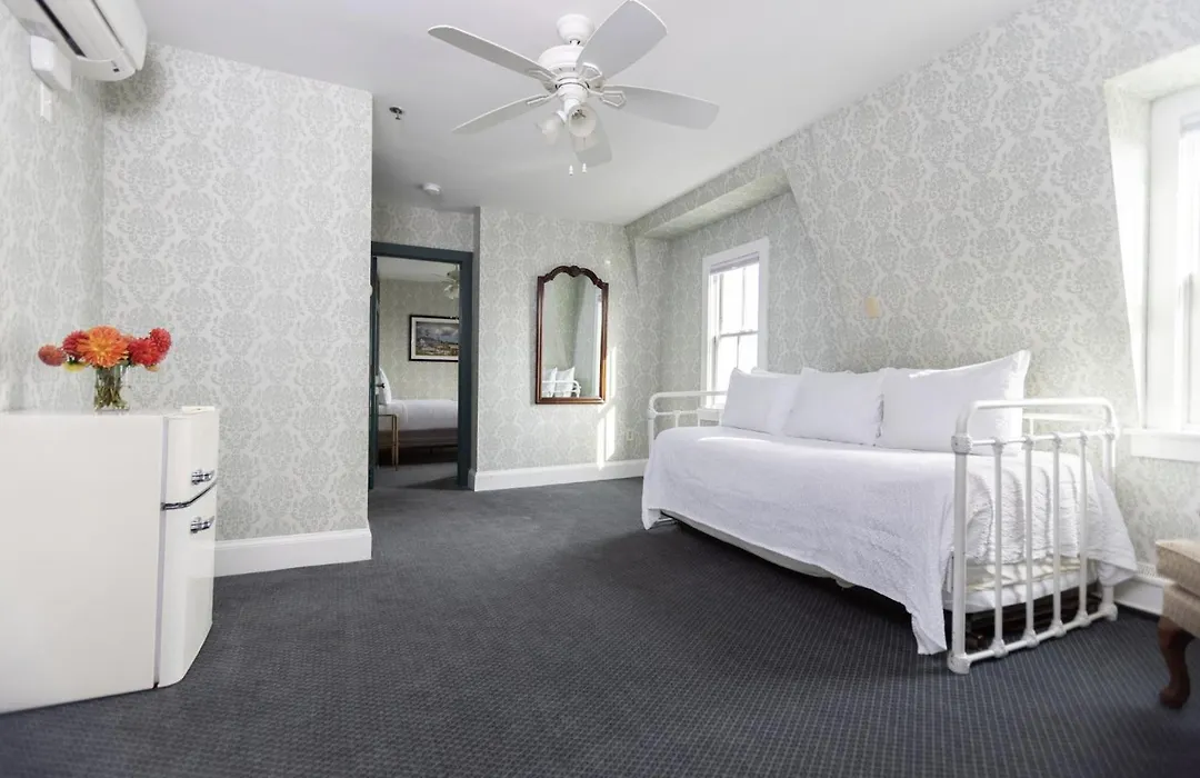 National Hotel-1