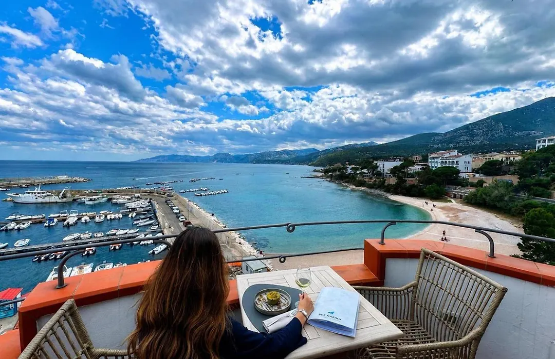 Bue Marino Hotel & Rooftop Bar-1