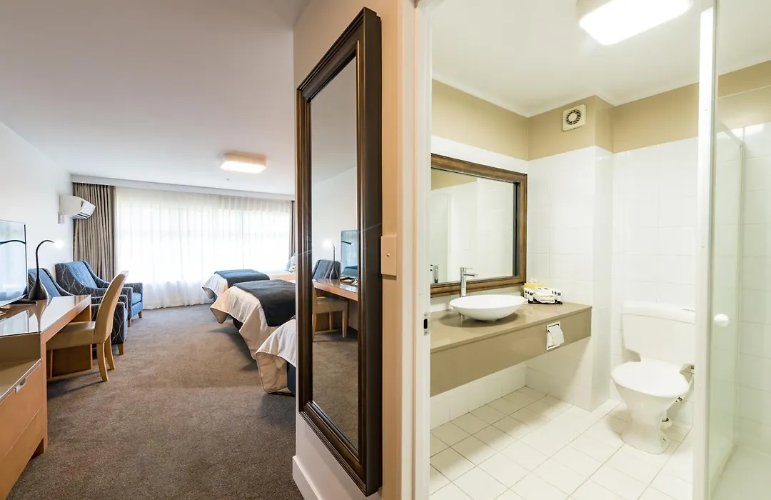 Distinction Hamilton Hotel & Conference Centre-1