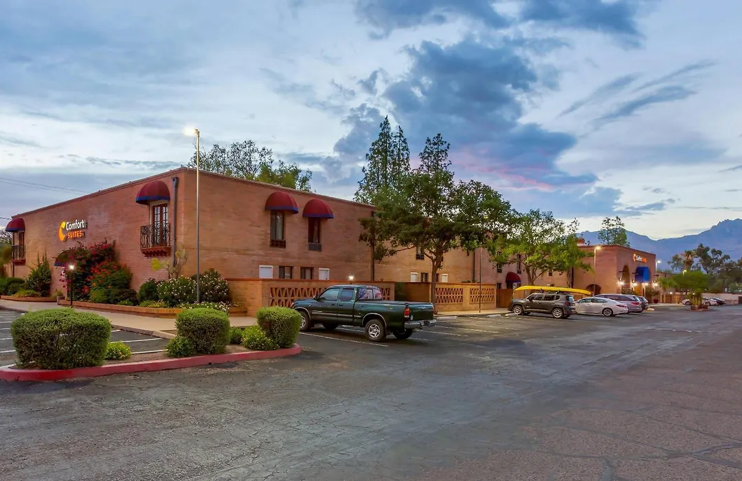 Comfort Suites Tucson Near Sabino Canyon-1