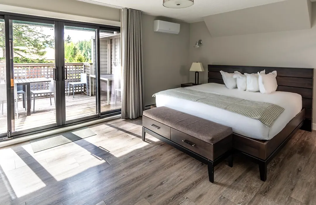 Sechelt Inn-1