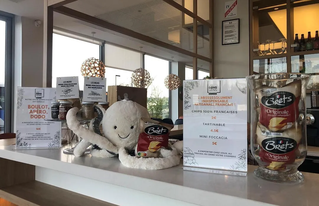 ibis Styles Guyancourt Versailles-1