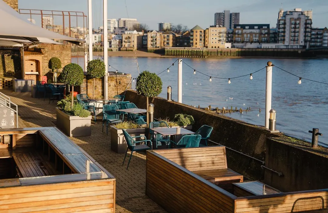 A&O London Docklands Riverside-1