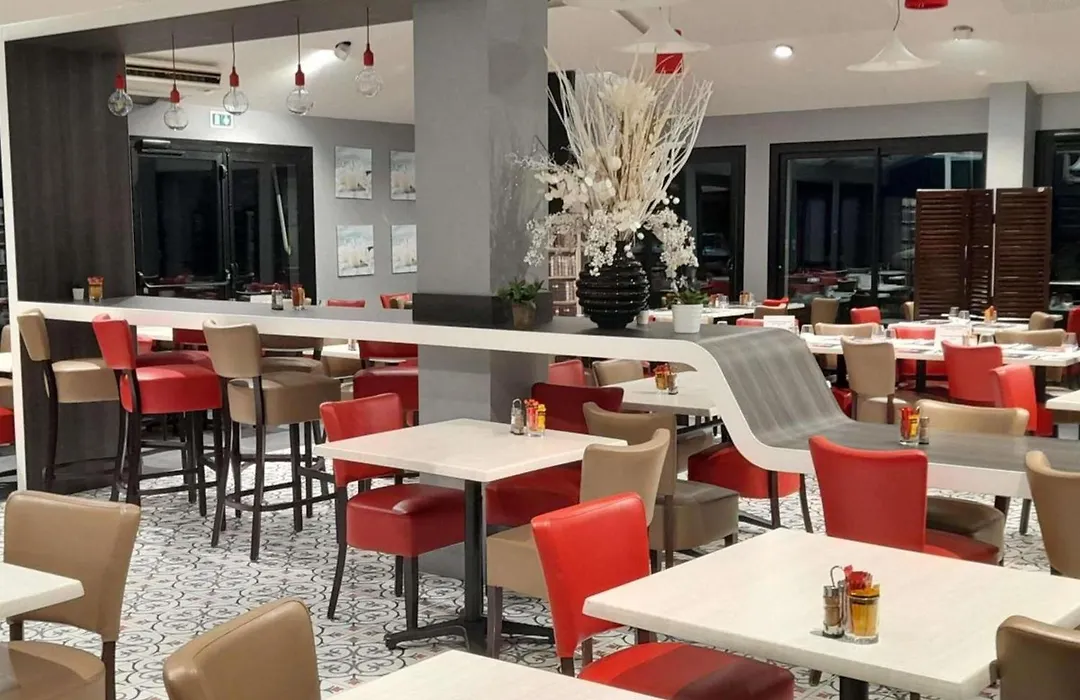 Ibis Styles Segre-1