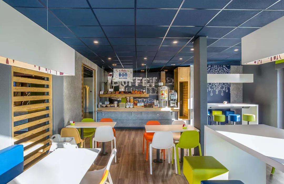 ibis budget Pau Lescar-1